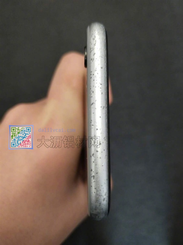 陽極氧化工藝后的蘋果iphone 6手機被自然氧化3